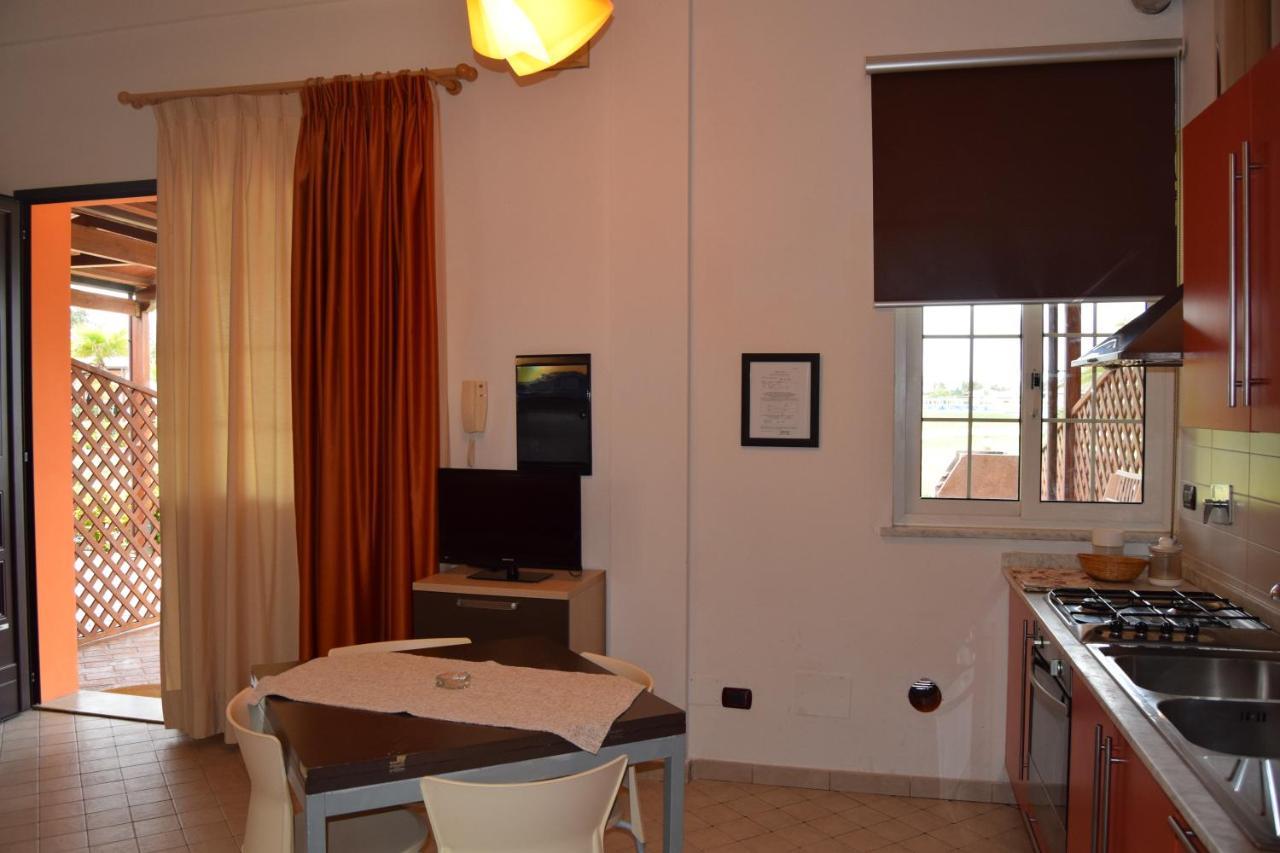 Oasi Del Mare Aparthotel Tirrenia Buitenkant foto