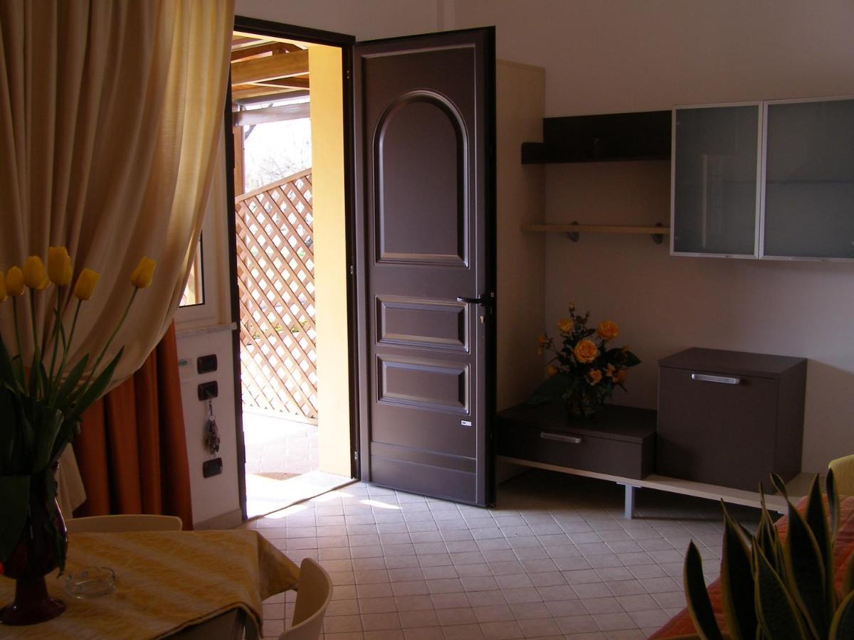Oasi Del Mare Aparthotel Tirrenia Buitenkant foto