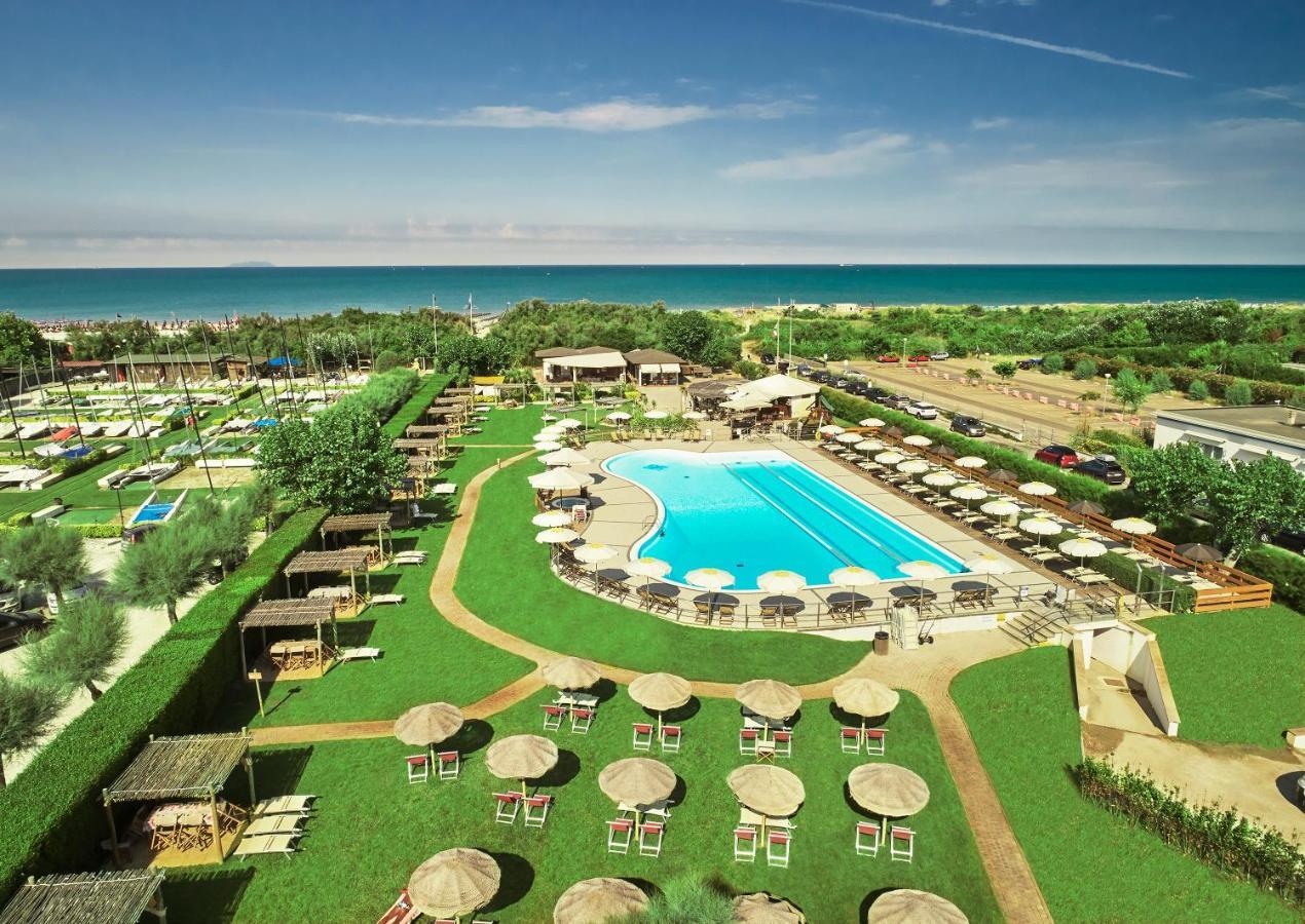 Oasi Del Mare Aparthotel Tirrenia Buitenkant foto