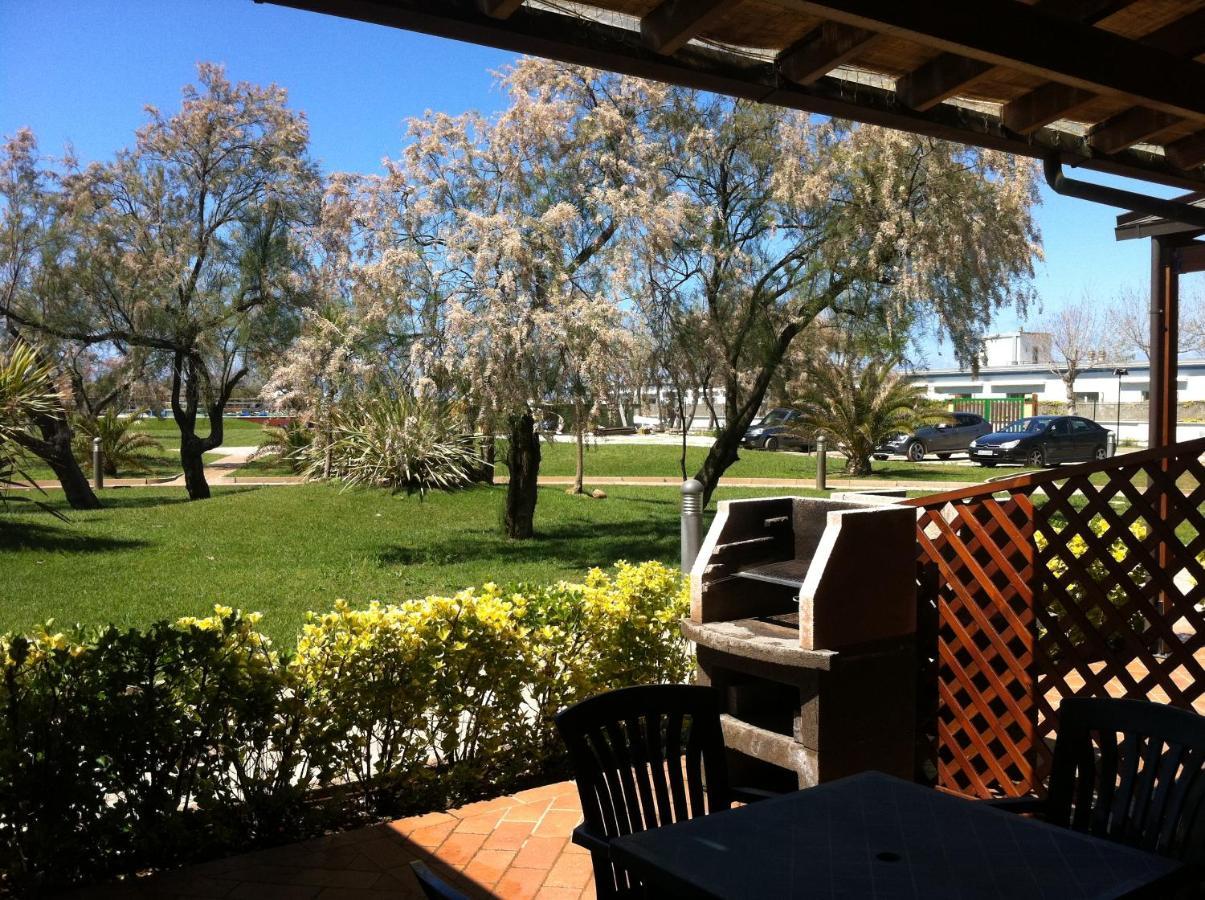 Oasi Del Mare Aparthotel Tirrenia Buitenkant foto