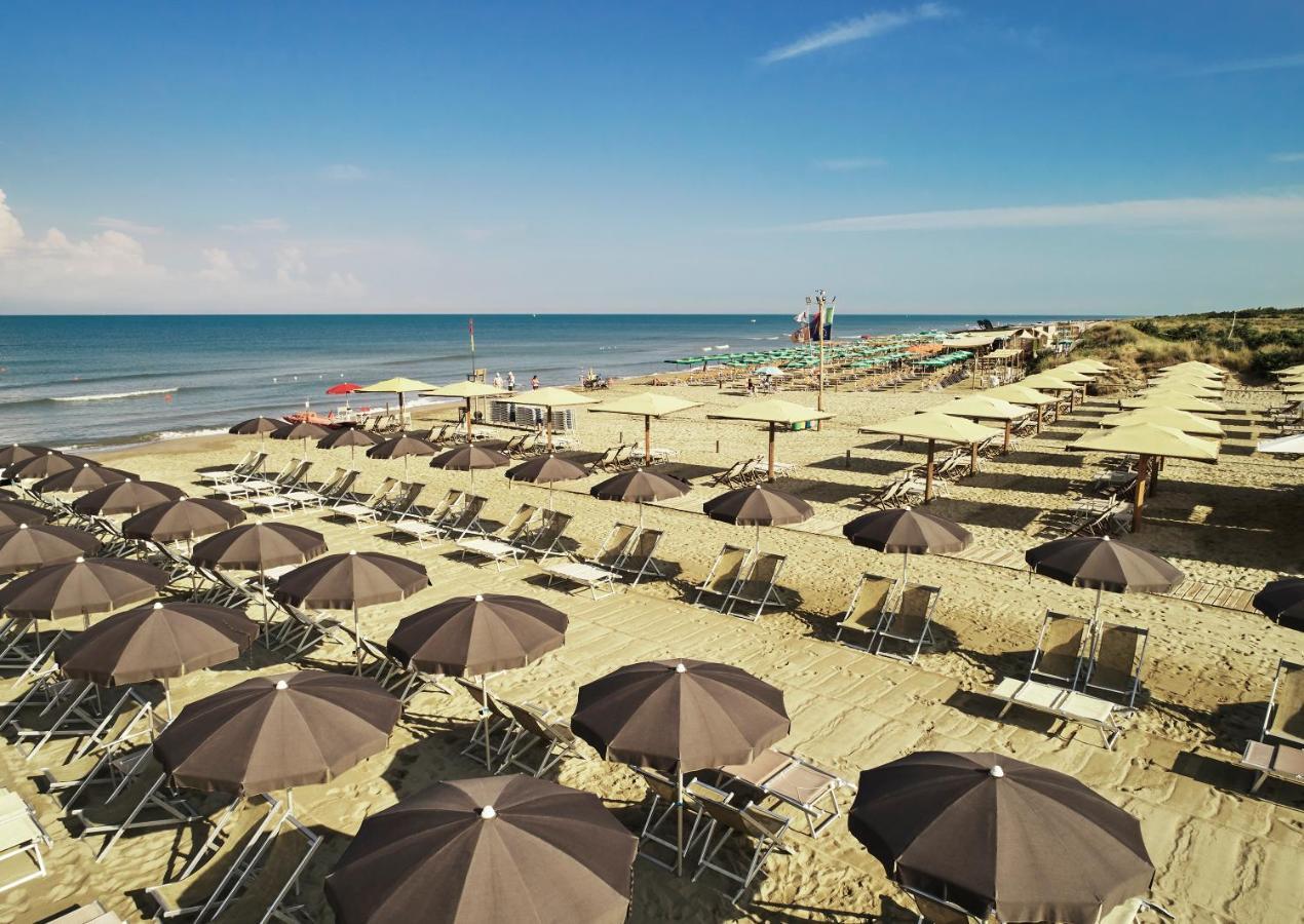 Oasi Del Mare Aparthotel Tirrenia Buitenkant foto